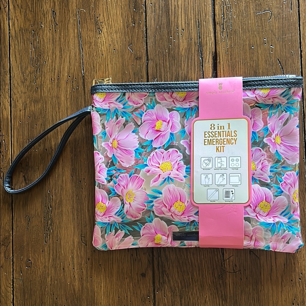 NWT Simply Southern Pink Blossom 8 in 1
Essentials Emergency Kit